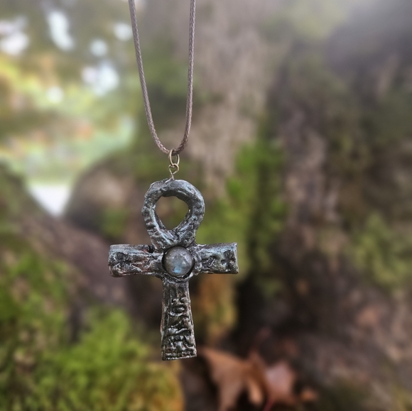 Hand made labradorite Egyptian cross ankh necklace - Picture 4 of 5